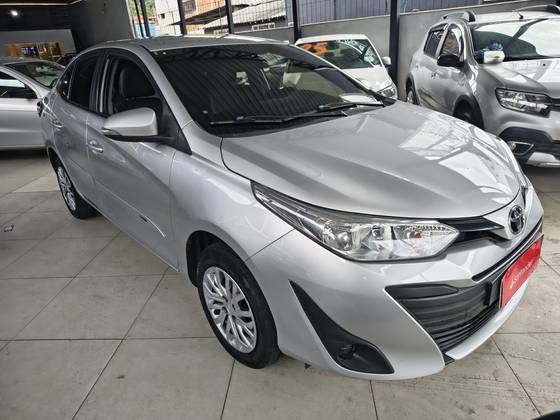 TOYOTA YARIS 1.5 16V FLEX SEDAN XL LIVE MULTIDRIVE TOYOTA YARIS 1.5 16V FLEX SEDAN XL LIVE MULTIDRIVE